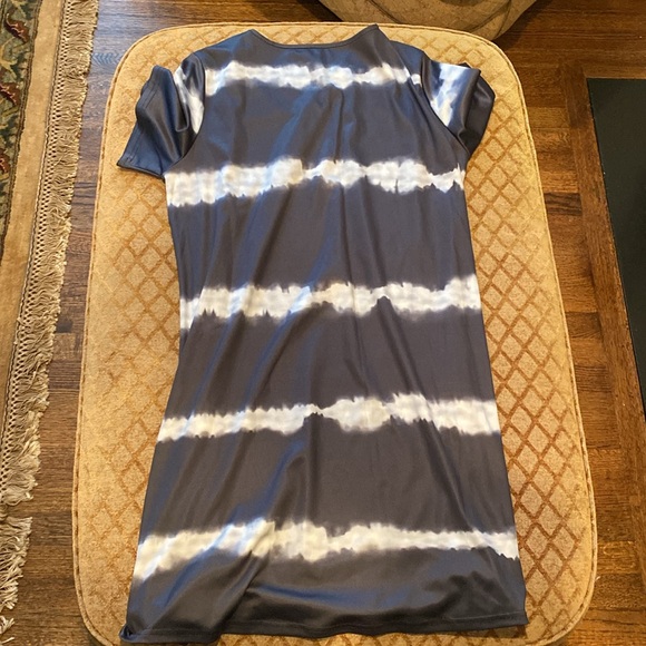 Women’s Black & White Coverup/ Dress - Picture 4 of 5